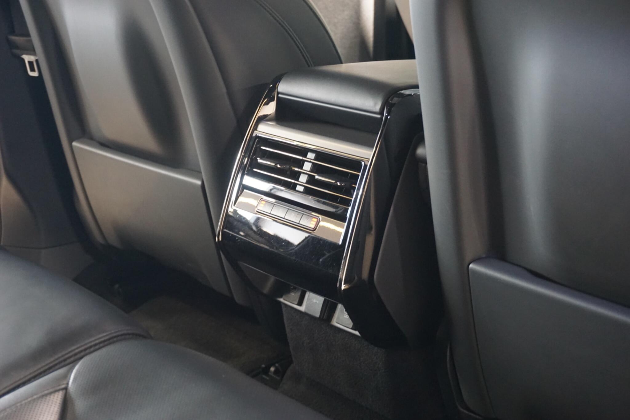 Land Rover Range Rover Sport 3.0 D300 MHEV Dynamic SE SUV 5dr Diesel Auto 4WD Euro 6 (s/s) (300 ps)